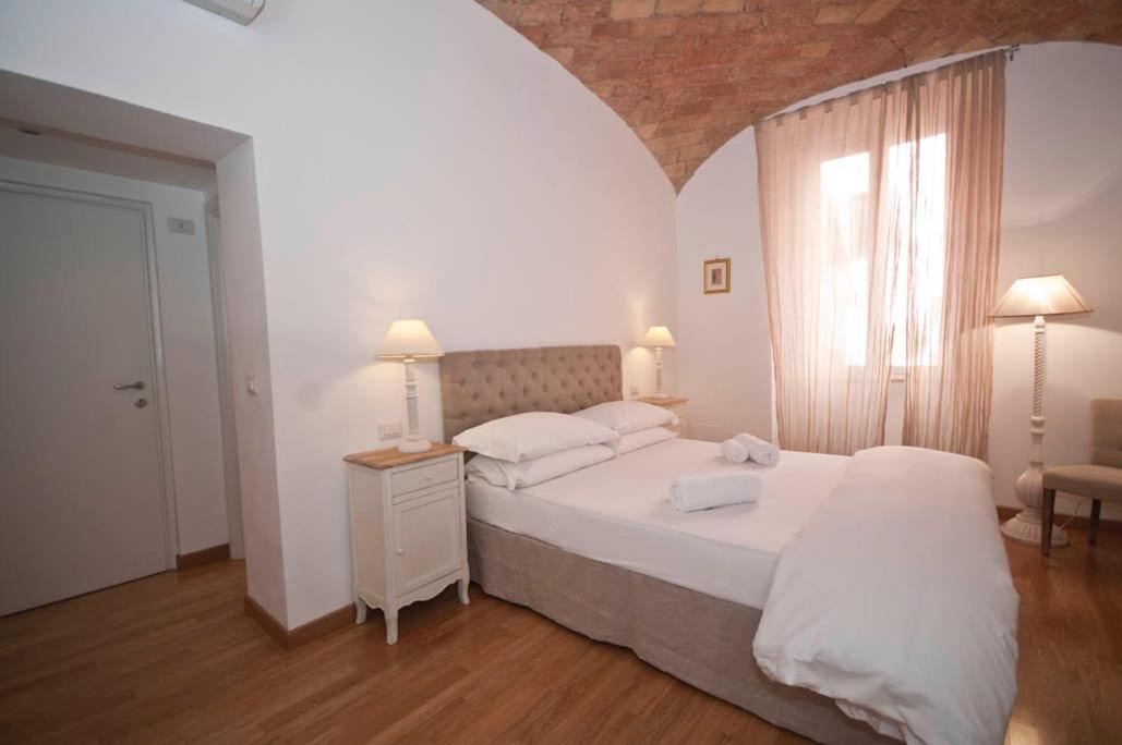 La Finestra Sul Colosseo B&B 1 Rom Exterior foto